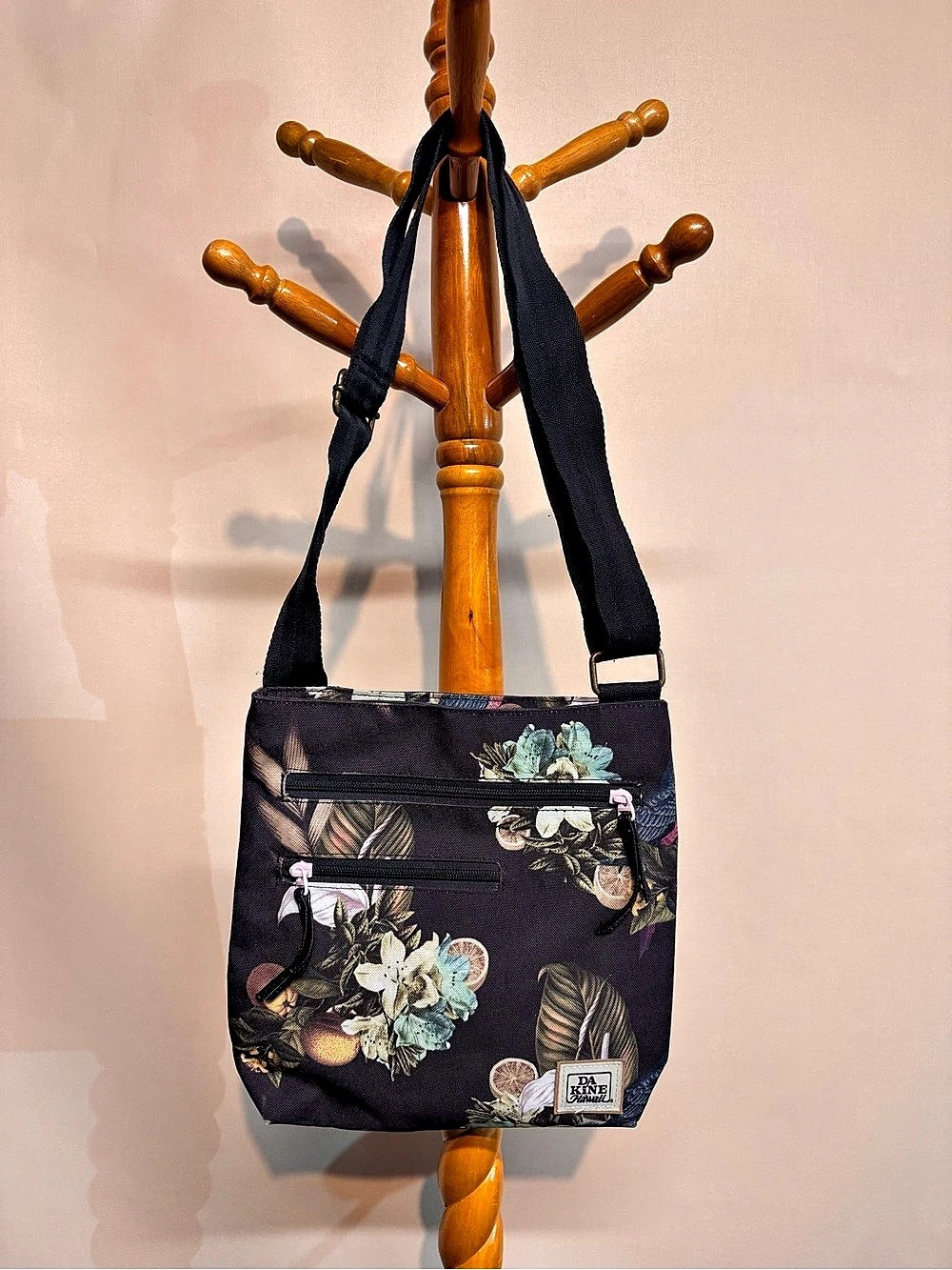 Da Kine Hawaii Floral Adjustable Crossbody Bag in Black & Green
